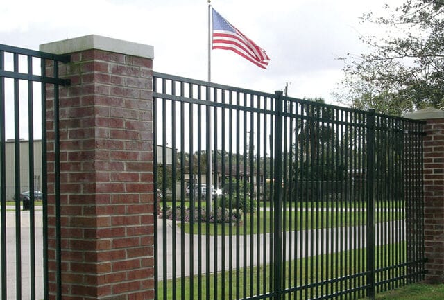 Flat Top — Aluminum & Steel Fences