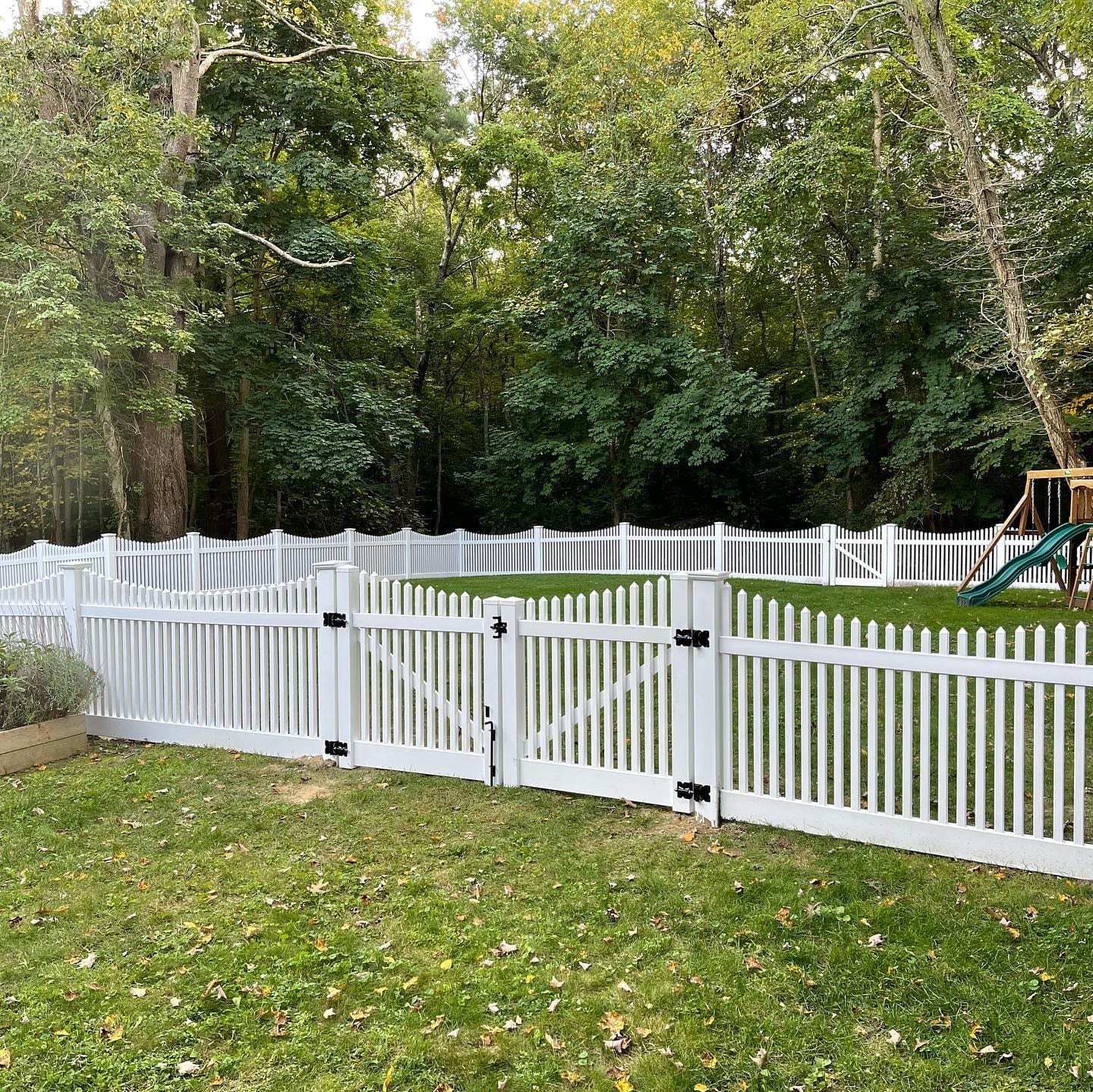 Vinyl Scalloped — Vinyl Fences